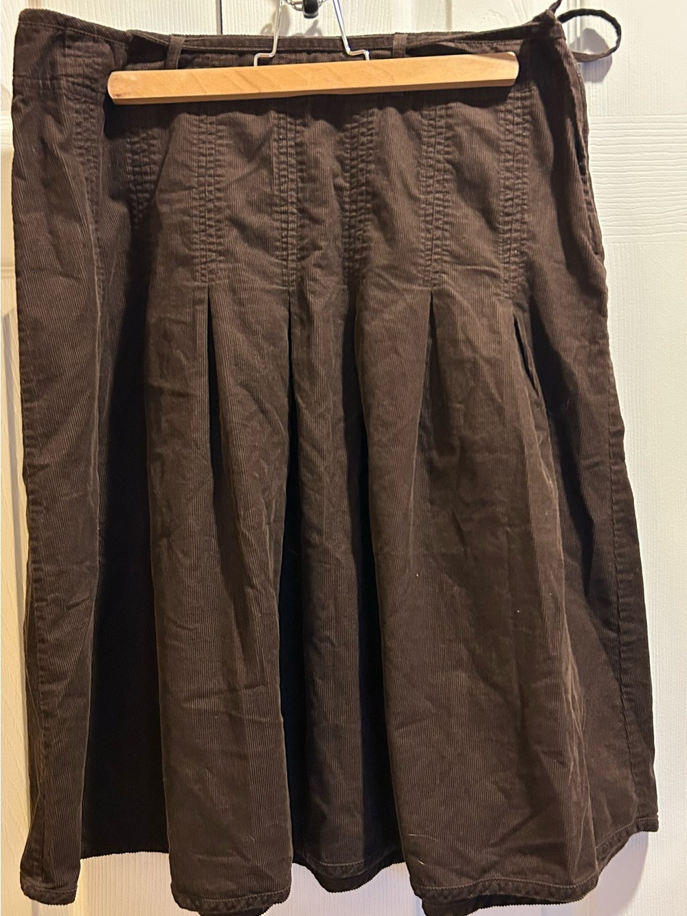 Women’s 100 % cotton Brown Corduroy Pleated Skirt - size 12